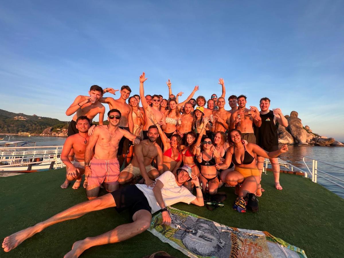 Revolution Koh Tao 호스텔 외부 사진
