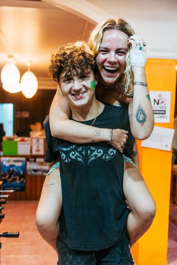 Revolution Koh Tao 호스텔 외부 사진